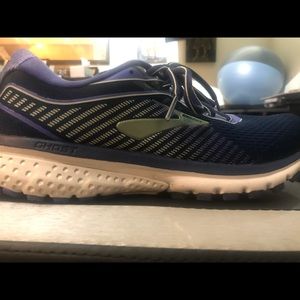 Women’s Brooks Ghost 12 size 8